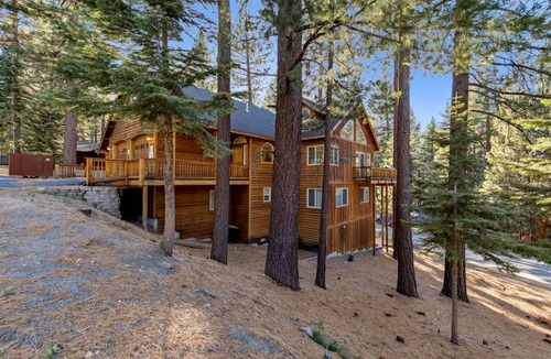 Montgomery Estates House | 281 m² House ∙ 4 bedrooms ∙ 8 guests
