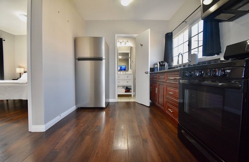 East Whittier House | 2BD~1BA near Freeways and Biola University ~15 min Drive to Disneyland