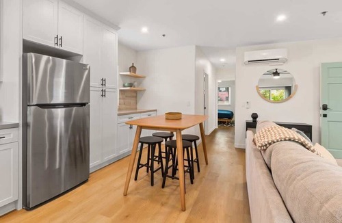 Olde Solana Beach Apartment | 2BD Coastal Stay Fletcher Cove Solana Beach Apt