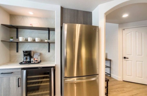 Desert Paradise Estates Apartment | 2BR Kierland Commons CozySuites by the golf course