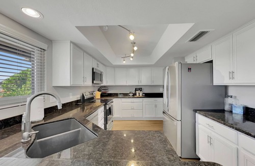Cottonwood House | 2BR Sun Lakes w Sunset Views, Covered Patios, Pickleball and Pool Access