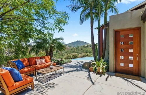 Escondido House | 3 acre private estate, escape the world but also super close to town