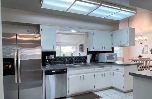 Sun City House | 3 bd in 55+ community on south golf course in Sun City AZ with golf cart rental