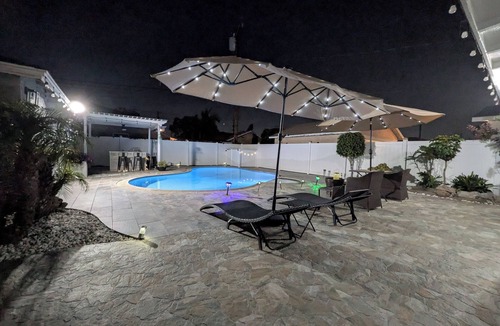 Downey House | 3 Bed 2 Bath, Happy Space the private entire home