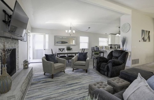 Oceano House | 3 Bedroom, 2 bathrooms, steps to the sand, sleeps 8