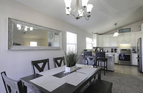 Oceano House | 3 Bedroom, 2 bathrooms, steps to the sand, sleeps 8