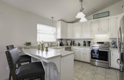 Oceano House | 3 Bedroom, 2 bathrooms, steps to the sand, sleeps 8