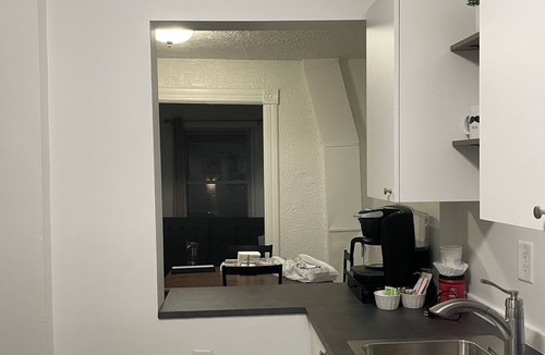 Fort Wayne Apartment | 3-bedroom apt with central ac , Downtown unit2 walking distance Fort Wayne.