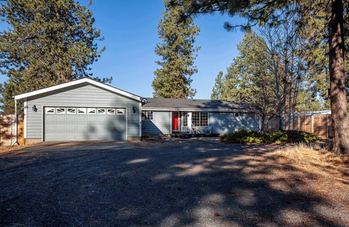 Deschutes River Woods House | 3 Bedroom Bend Getaway W/Hot Tub & Games