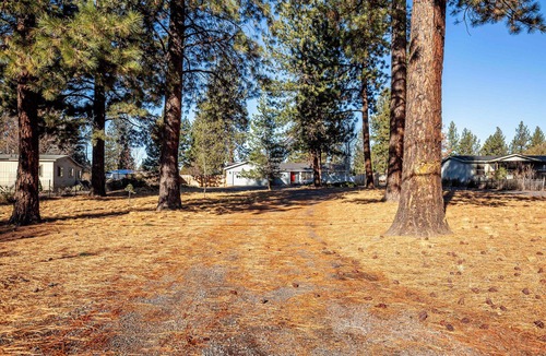 Deschutes River Woods House | 3 Bedroom Bend Getaway W/Hot Tub & Games