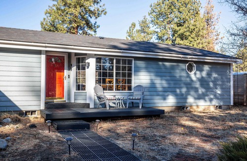 Deschutes River Woods House | 3 Bedroom Bend Getaway W/Hot Tub & Games