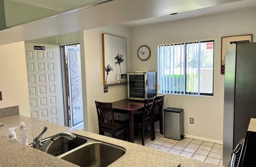 Palm Springs Condo | 3-Bedroom Corner Unit w. Mountain View