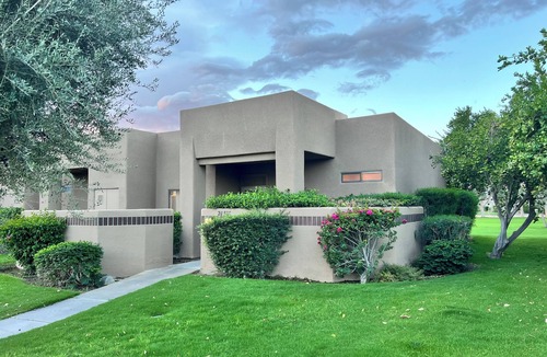 Palm Springs Condo | 3-Bedroom Corner Unit w. Mountain View