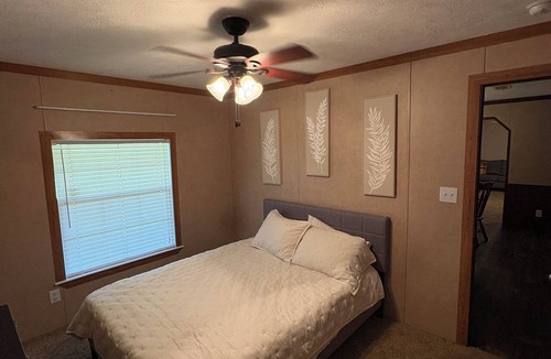 Mannford Other | 3-bedroom farmhouse in wonderful Mannford with AC comfort Near Keystone Lake