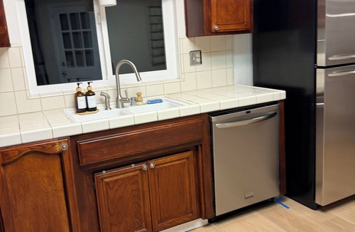 Modesto House | 3-bedroom house in adorable Modesto with cool AC