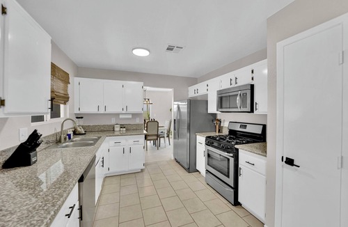 Sunrise Manor House | 3-bedroom house in fabulous Las Vegas with AC, WiFi