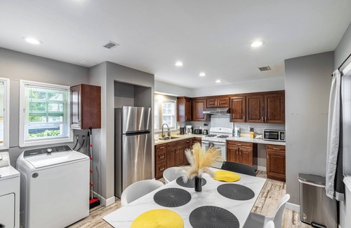 South San Gabriel House | 3-bedroom house in marvelous Rosemead with cool AC breeze