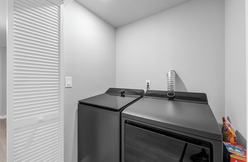 Charter Oak House | 3-bedroom house in peaceful neighborhood