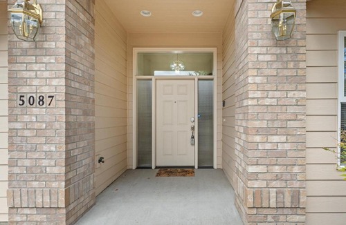 Gresham House | 3 Bedroom House Suburban Retreat