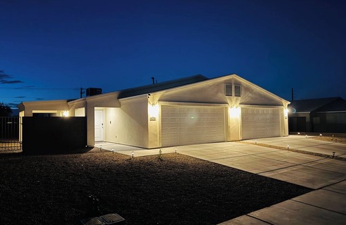 Kingman House | 3 bedroom house with AC in charming Kingman Near The Hospital Top restaurants