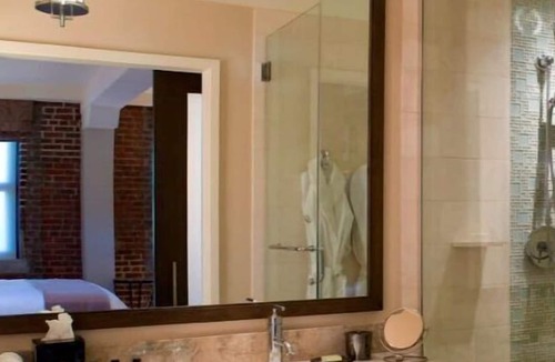 Fisherman's Wharf Apartment | 3-bedroom Luxury Condo with two free valet spots