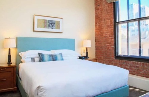 Fisherman's Wharf Apartment | 3-bedroom Luxury Condo with two free valet spots