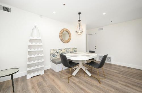 Balboa Island House | 3 Bedroom Renovated Condo on Balboa Island