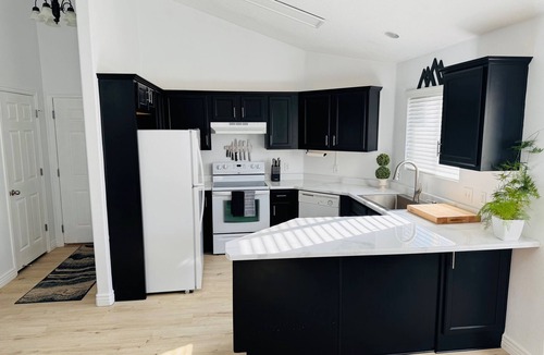 Snowbird Condo | 3-bedroom top-floor condo near Wasatch Mountain trails with clubhouse amenities
