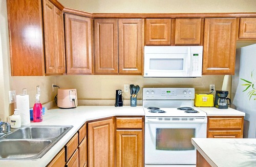 Mesquite House | 3-bedroom townhome in pleasant Mesquite with AC for relaxing stays