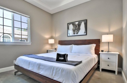 Campbell House | 3 Bedroom Townhouse in Campbell