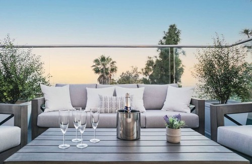 Middletown Villa | 3 Bedroom with Ocean View, Jacuzzi, and Parking