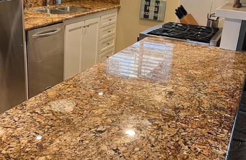 Newport Beach House | 3 br best location steps to historic Marine Avenue ez off and on the Island