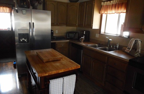 Pla-Vada Woodlands Cabin | 3 BR+loft, fam. rm., 2 bth, lg deck, close to major ski areas, trails, history.