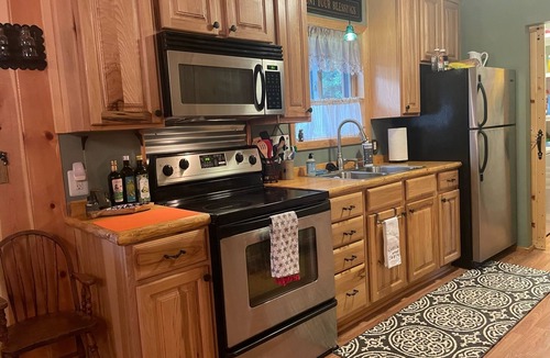 Greer Cabin | 3 Cabins, 2 Acres, Private Pond, Walk to Restaurants, 4 Separate Sleeping Units