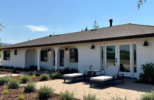 San Luis Obispo House | 3 Dogs Whine