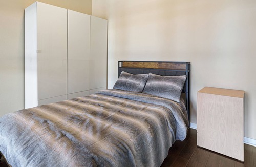 Gardena House | 3-level Modern condo near beach