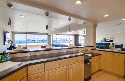 Central Mission Beach Condo | 3 Levels of WaterFront + 2 Exclusive Patios + AC