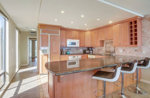 Central Mission Beach Condo | 3 Levels of WaterFront + 2 Exclusive Patios + AC