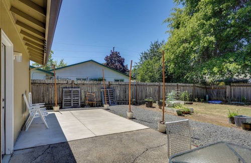 Western House | 3 Mi Dtwn! Eugene Family Retreat w/Yard & Patio