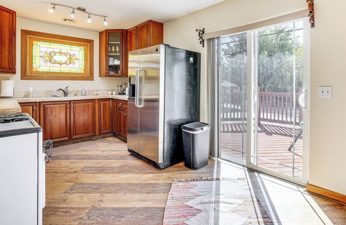 Pahrump House | 3 Mi to Dtwn Pahrump: Romantic Desert Oasis