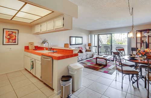 Twin Palms Condo | 3 Mi to Dtwn Palm Springs: Condo w/Pool Access!