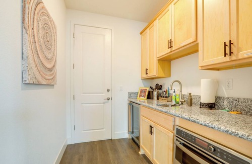 Roseville Apartment | 3 Mi to Golf & Shopping: Cozy Roseville Studio