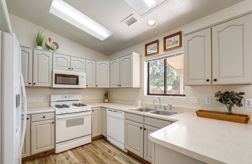 Cottonwood-Verde Village House | 3 Mi to Old Town Cottonwood: Sunny Home w/BBQ