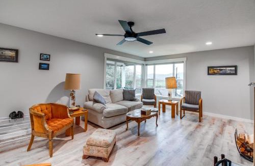 Gardiner House | 3 Mi to Reedsport: Home w/Umpqua River Views