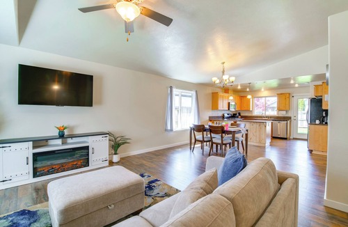 Grants Pass Cottage | 3 Mi to Riverside Park: Grants Pass Getaway!
