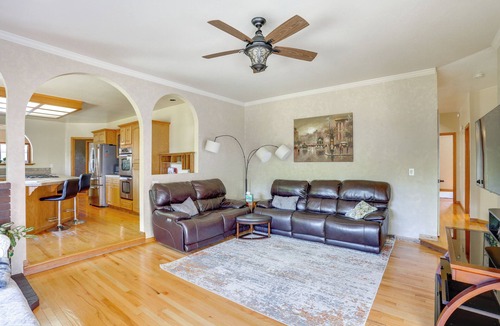 Eureka House | 3 Mi to Sequoia Park Zoo: Spacious Home w/Sunroom