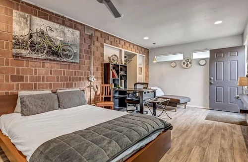 Scottsdale Estates Nine House | 3 minutes to Old Town Scottsdale! 2 Master Bedrooms!