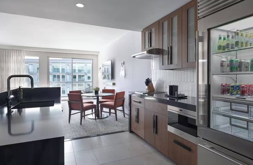 Ivins Hotel | 3 Radiant Rooms Ideal for a Memorable Family Escape Near Arts & Parks - 6.5 mile