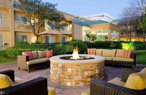 Foster City Hotel | 3-Star Hotel ∙ Courtyard by Marriott San Mateo Foster City