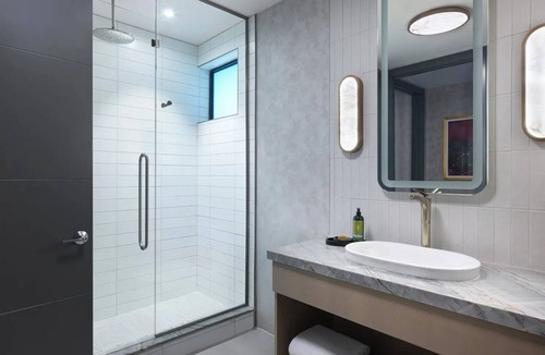 Ivins Hotel | 3 Tidy & Inviting Room Near Arts, Golf & Iconic Southern Utah Beauty - 1 mile